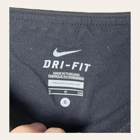 0507W. NIKE‎ DRI FIT MID RISE CAPRIS BLACK IN COLOR SZ SMALL EMBROIDERED LOGO - Picture 7 of 10